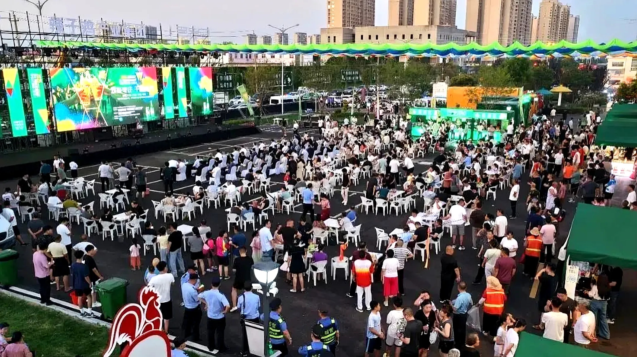 煙火氣MAX！棗莊辣子雞美食文化城：酷雅集團打造的“流量密碼”火出圈！